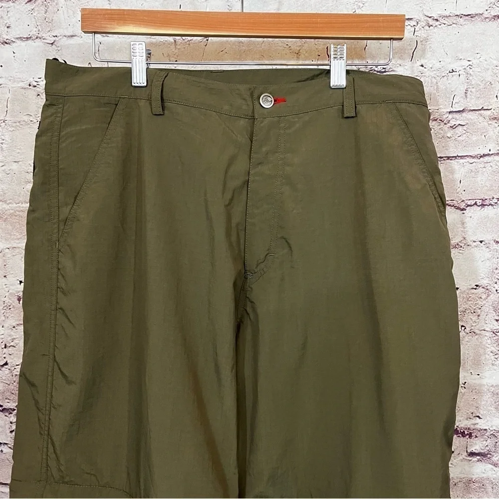 The North Face Green 2 in 1 Convertible Zip Nylon Hiking Pants